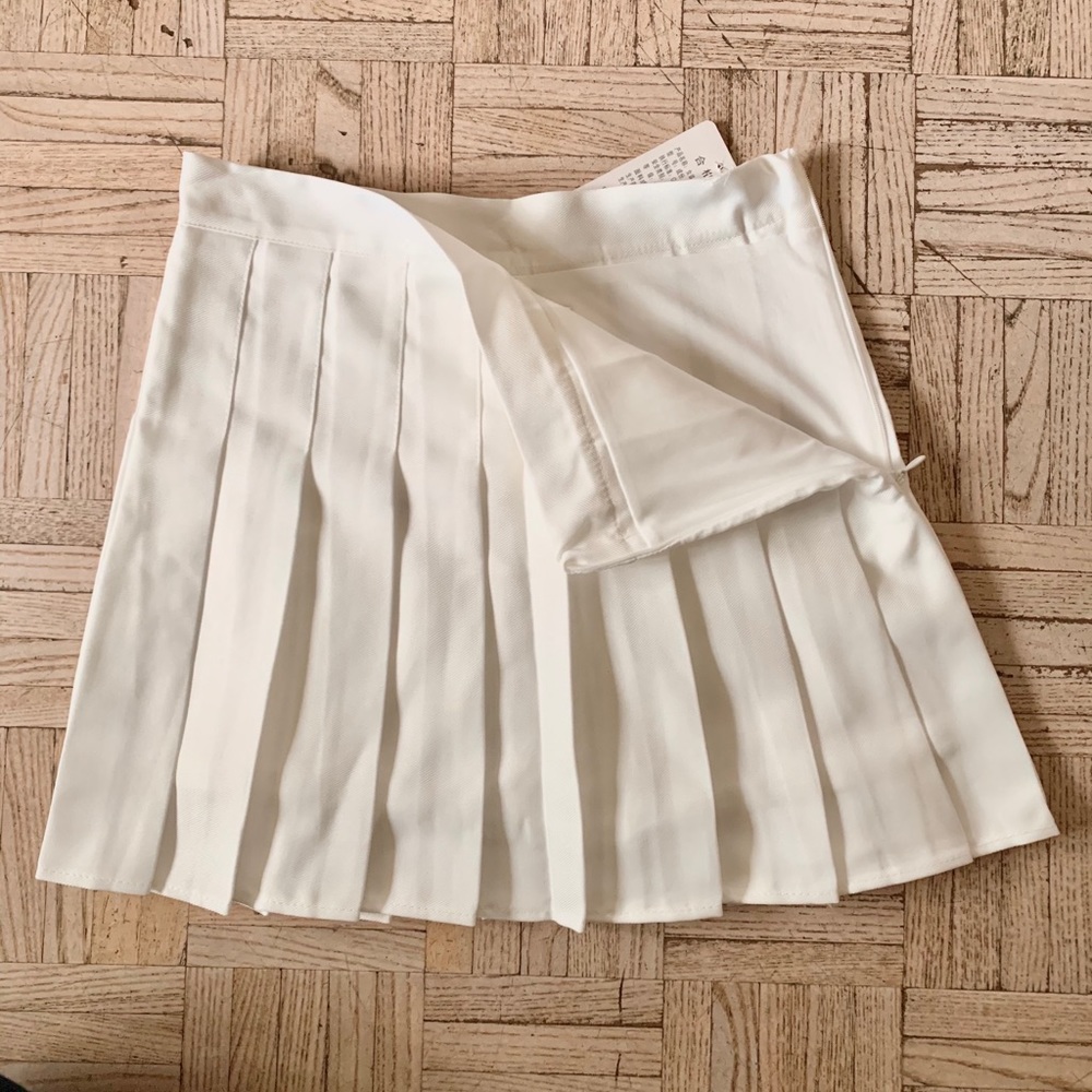 NEW Pleated white mini skirt (Tennis skirt)
